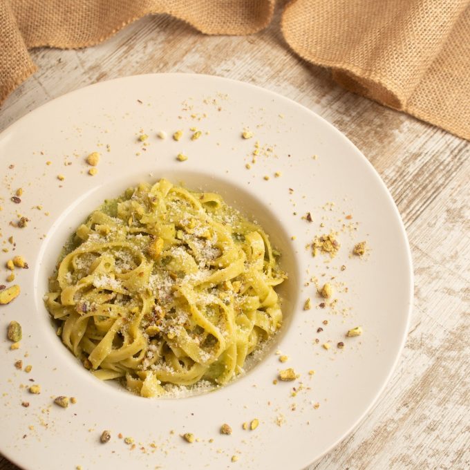 TAGLIATELLE PESTO E PANNA